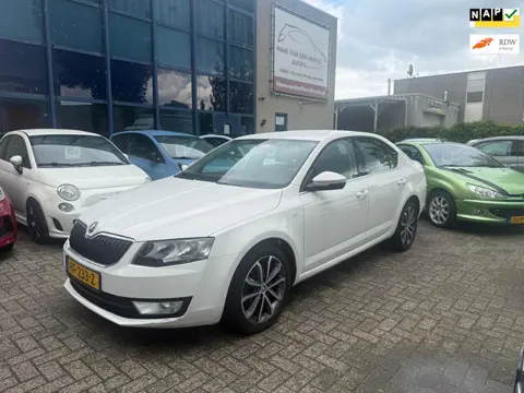 Skoda Octavia 1.2 TSI AUTOMAAT Edition Businessline, Navi, APK 03/27
