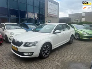 Skoda Octavia 1.2 TSI AUTOMAAT Edition Businessline, Navi, APK 03/27