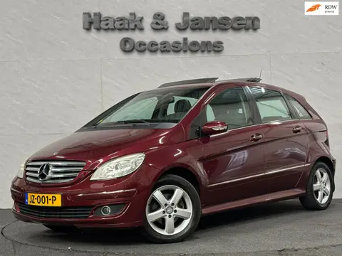 Mercedes-Benz B-klasse 170 - Pano - Stoelverwarming - Parkeersensoren