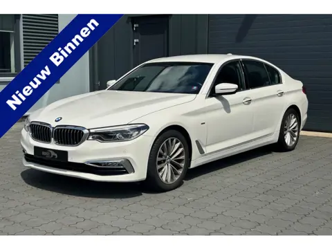 BMW 5 Serie 530i High Executive Luxury Line NAPPA LEER 18" NL-auto!