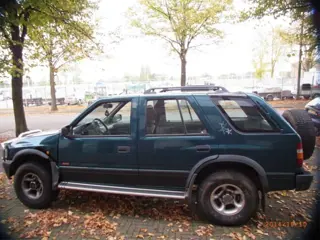 Opel Frontera 2.4 Plaatwerk en diverse Onderdelen