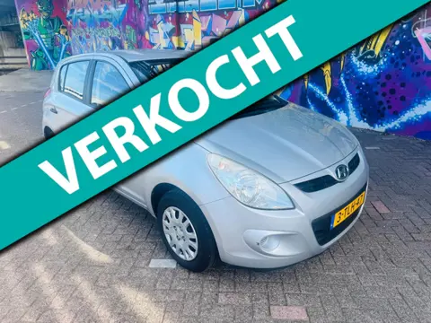 Hyundai I20 1.2i i-Drive ijskoude airco boeken aanwezig rijd heerlijk bouwjaar 2012