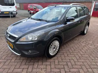 Ford Focus Wagon 2.0-16V Titanium NAVI KLIMAAT PDC APK