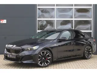 BMW 5-serie 520i M-Sport Pro | Pano | HK | HUD | 360 | Ventilatie | Elek. Trekhaak