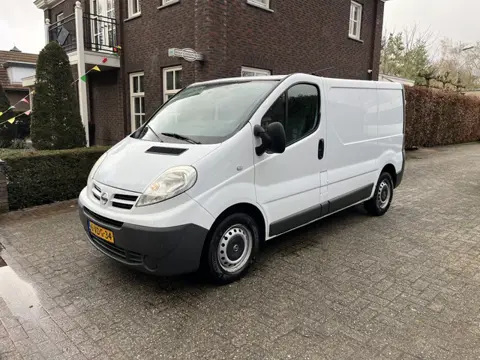 Nissan Primastar 90.29 2.0 DCI (bj 2009)