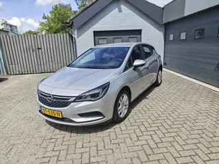 Opel Astra 1.0 Online Edition,Airco,Cruise control,Navi,Parkeersensoren,Achteruitrijcamera,