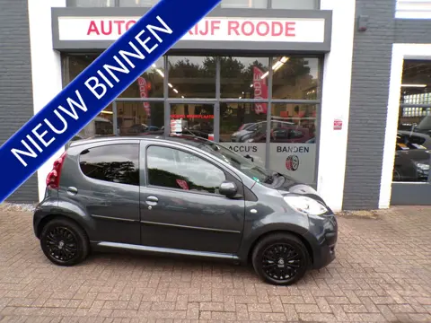 Peugeot 107 1.0 12V Automaat Black Edition TOP STAAT,GOED ONDERHOUDEN!