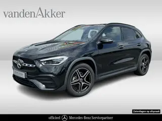 Mercedes-Benz GLA 250 e AMG // Trekhaak / Panoramadak // Keyless Entry // MultiBeam LED // Carplay /