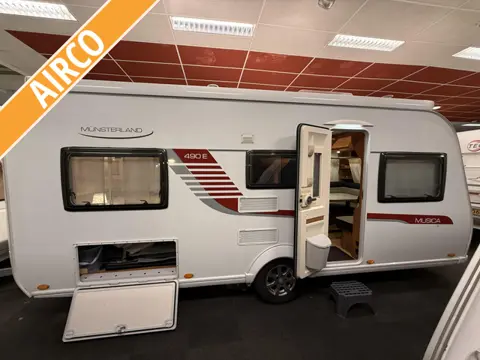 LMC Musica 490 E 2 BEDDEN MOVER AIRCO LUIF