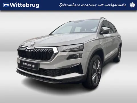 Škoda Karoq 1.0 TSI 110pk Ambition TOUR / Navigatie by APP / LM 17 inch / Parkeersensoren A / LED / 