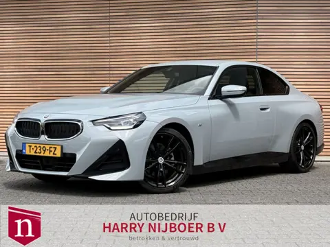 BMW 2 Serie Coupé 220i M-Sport Navi / Sportstoelen / Harman/Kardon / Camera / Carplay / 19Inch