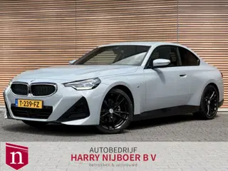 BMW 2 Serie Coupé 220i M-Sport Navi / Sportstoelen / Harman/Kardon / Camera / Carplay / 19Inch