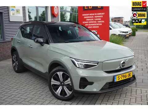 Volvo XC40 Recharge Core 70 kWh / Carplay / Camera / Stuur en stoelverwarming