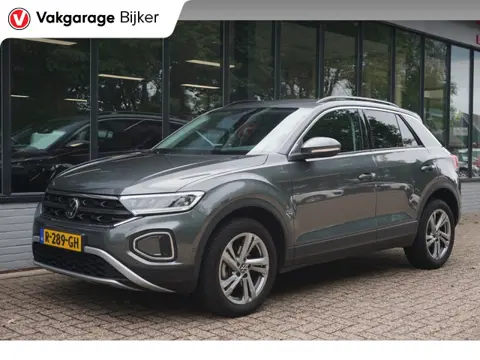 Volkswagen T-Roc 1.5 TSI Life 75 Edition (bj 2022)