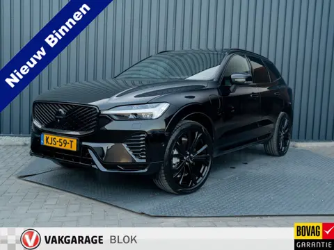 Volvo XC60 2.0 T6 Plug-in hybrid AWD Plus Black Edition | Pano | Trekhaak wegkl. | Facelift | 360 Ca