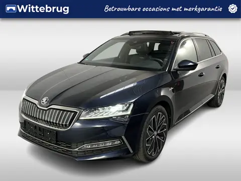 Škoda Superb Combi 1.4 TSI iV Laurin & Klement / AUTOMAAT/ PANO/ TREKHAAK/ LEER/ STANDKACHEL/ DCC/ 3
