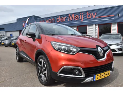 Renault Captur 0.9 TCe Helly Hansen , TREKHAAK , A UITRIJ CAM , CLIMATR , CR CONTR , NAVI , LMV17 ,