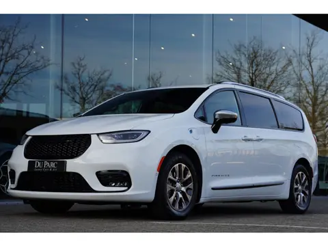 Chrysler Pacifica 3.6 V6 Hybrid / 7 Persoons / Multimedia