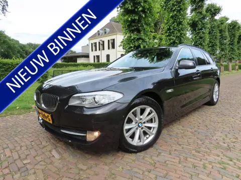 BMW 5 Serie Touring 528xi High Executive Panoramadak Head Up Display Leer Sportstoelen 360 Camera Na