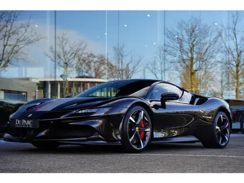 Ferrari SF90 Stradale 4.0 V8 / Carbon Interieur + Exterieur / Lifting