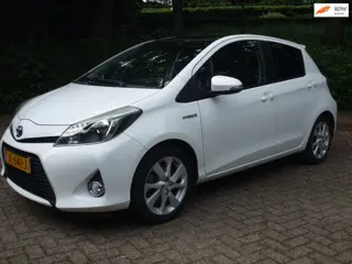 Toyota Yaris 1.5 Full Hybrid Dynamic clima 5 drs wit automaat
