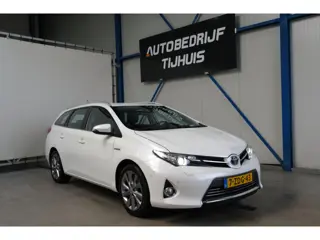 Toyota Auris Touring Sports 1.8 Hybrid Executive - Airco, Cruise, Navi, PDC, Camera, Trekhaak.