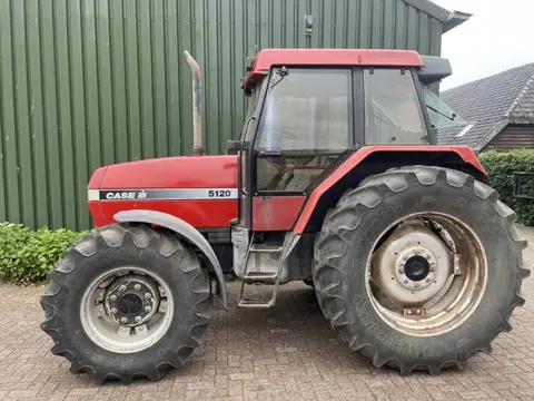 Case 5120 (bj 1992)