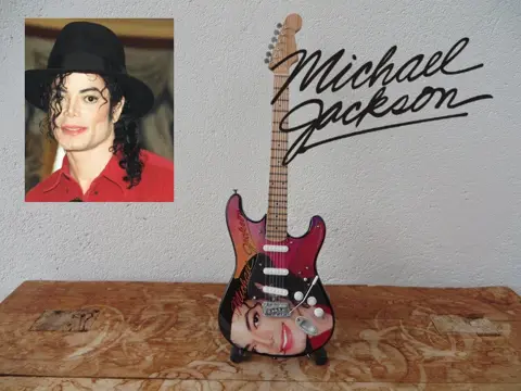 Gitaar Fender Stratocaster Michael Jackson Tribute to "The best pop artist"