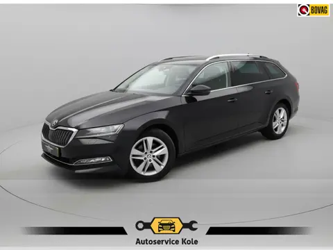 Skoda Superb Combi 1.4 TSI iV Style * Trekhaak * Stoelverwarming * Digitale teller *