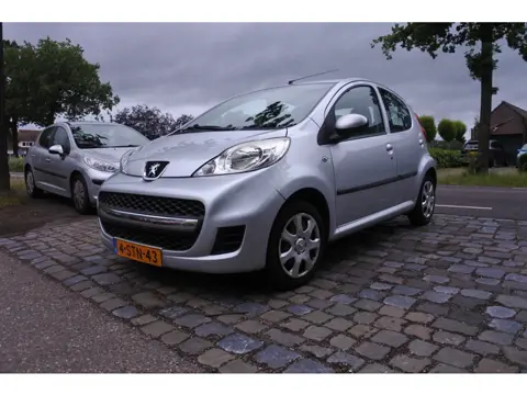 Peugeot 107 1.0-12V XS 5 drs 146 dkm airco goed rijdend