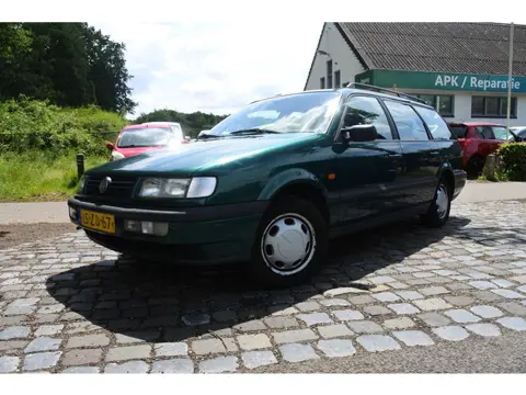 Volkswagen Passat Variant 1.8 CL nw apk 2-6-2027 trekhaak 242 dkm