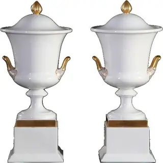 Stel van 2 grote deksel coupes wit porselein met goud Rosenthal ca 1910