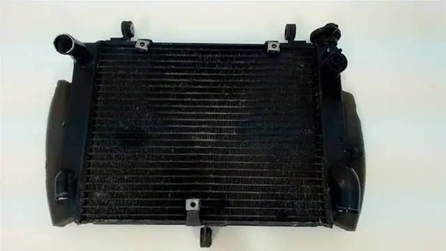 RADIATEUR Yamaha YZF R6 1998 - 2002
