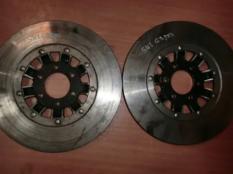 REMSCHIJVEN SET Suzuki GS 750 1970 - 2012