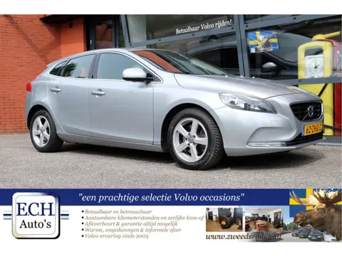 Volvo V40 1.6 T3 150 pk Momentum, Navi, Bluetooth, Camera, Trekhaak