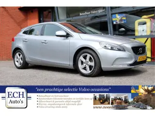 Volvo V40 1.6 T3 150 pk Momentum, Navi, Bluetooth, Camera, Trekhaak