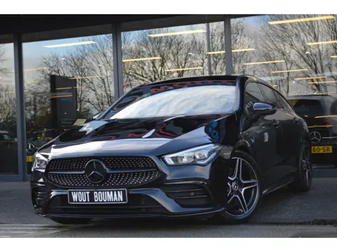 Mercedes-Benz CLA-Klasse Shooting Brake 200 AMG Led Panorama Widescreen Sfeer Camera Night Augmented