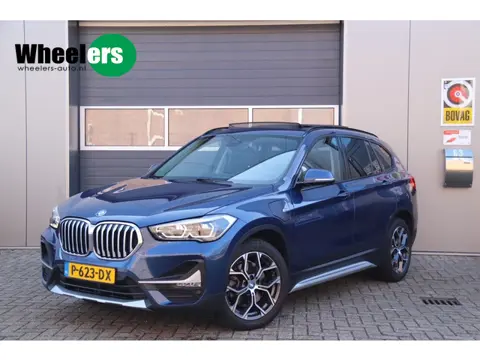 BMW X1 xDrive25e Business Edition Plus, Stoelverwarming, Stuurverwarmd, Camera, Pano, Navi, SOH 91,1