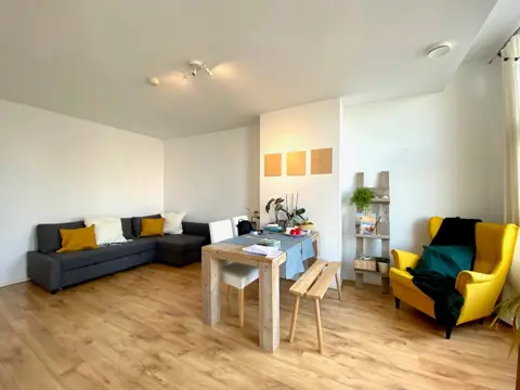 Woning aan de Maaskade te Rotterdam