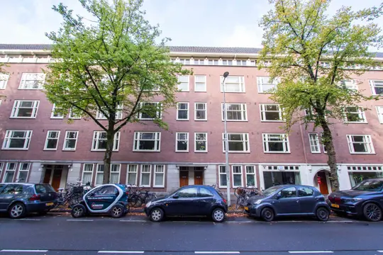 Woning aan de Willem de Zwijgerlaan te Amsterdam