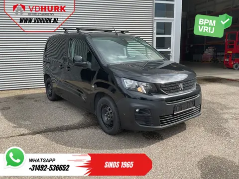 Peugeot Partner 1.2 BENZINE 110 pk Stoelverw./ Carplay/ Camera/ PDC/ Climate/ Cruise/ Trekhaak/ Airc