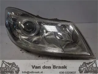 Skoda Octavia 2008-2013 Koplamp rechts