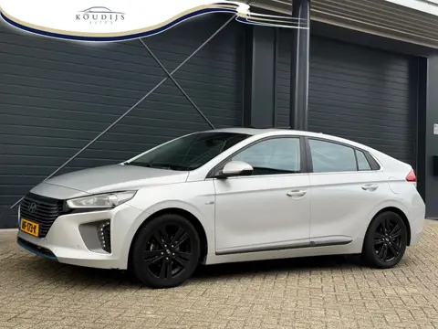 Hyundai IONIQ Hyundai IONIQ 1.6 GDi Premium | Leder | Adapt Cruise Control | Stoel/stuurverwarming |