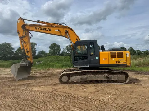 Hyundai 250LC-7A 8100 HR !! (bj 2008)