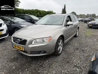 Volvo V70 2.0 T5 Automaat | Navi | Sensoren | Elektrische stoelen | Pano dak |