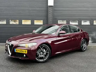 Alfa Romeo Giulia 2.0T 200PK Super | Camera | Cruise | 19'' | €16.900,-