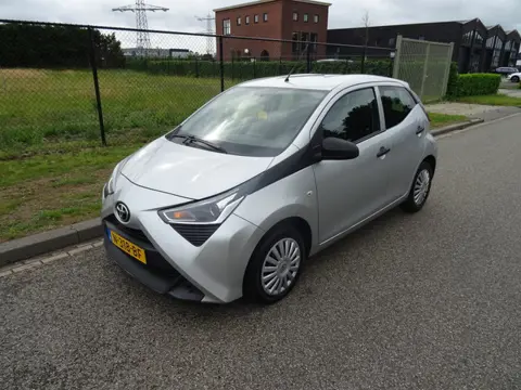 Toyota Aygo 1.0 VVT-i x-fun