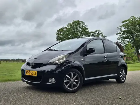Toyota Aygo 1.0-12V Dyn. Nav. (bj 2011)