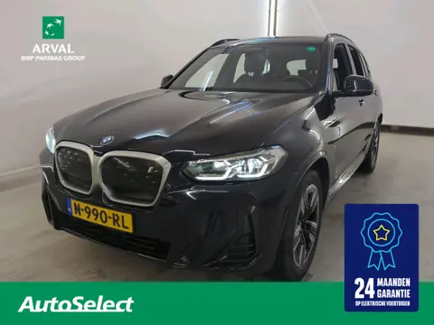 BMW IX3 80 kWh 286pk Executive | SOH 98% | Trekhaak | Panoramadak | Facelift | Sensatec Zwart | M Sp