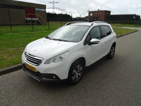 Peugeot 2008 1.2 PureTech Allure